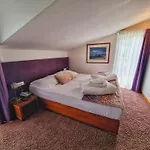 Hotel Classic Gala Split 4*