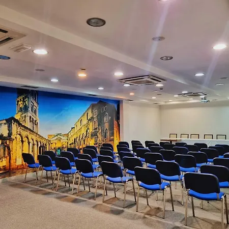 酒店 嘉拉斯普利特酒店 4*