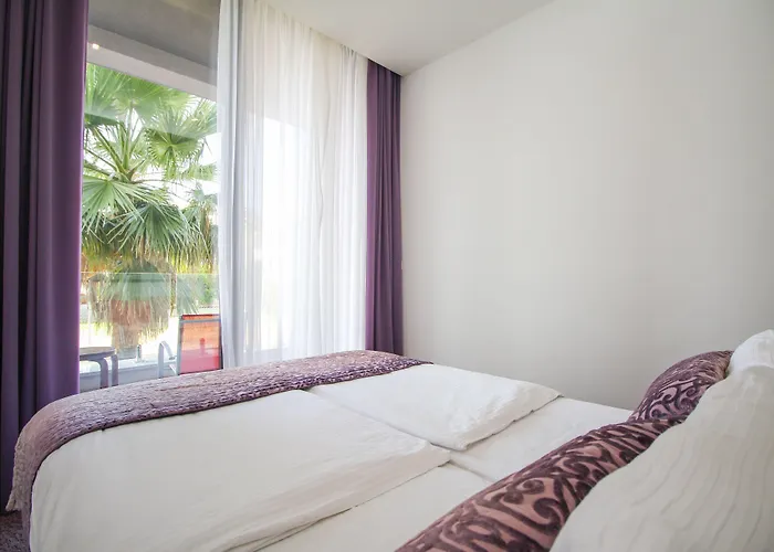 Hotel Classic Gala Split 4*